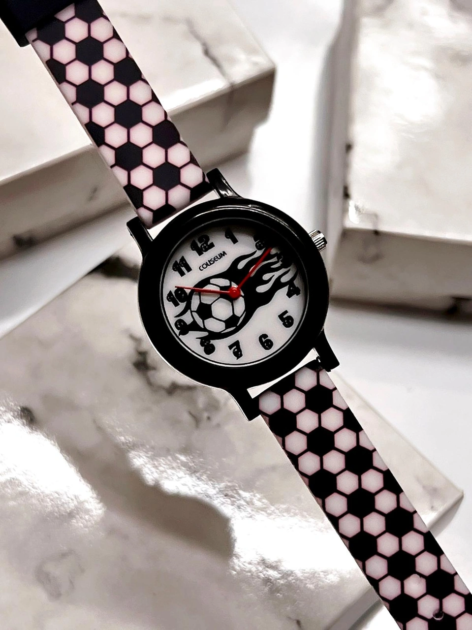 Coliseum Renkli Ve Figürlü Özel Kutulu Çocuk Kol Saati Ft.cls.ck10 Çok Renkli