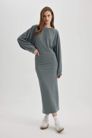 DeFacto Relax Fit Bisiklet Yaka Basic Düz Uzun Kollu Tişört C3118AX24SPGN1175