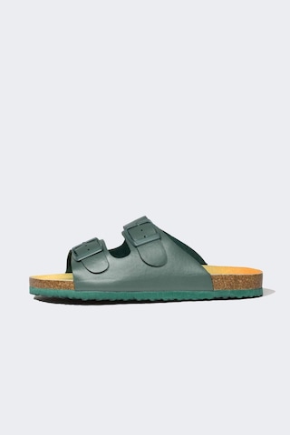 DeFacto Erkek Çocuk Düz Taban Çift Bantlı Suni Deri Terlik B8773A824SMKH140