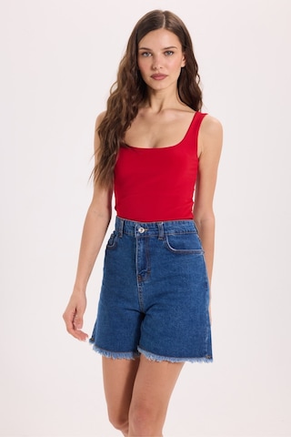 Tudors Kadın Slim Fit Dar Kesim Askılı Kare Yaka Sırtı Açık Sandy Kumaş Çıtçıtlı Bordo Body-51250