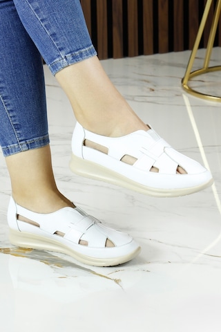 Erkan Saçmacı Aida Beyaz Hakiki Deri Kesik Detaylı Lastikli Slip-on Günlük Ayakkabı