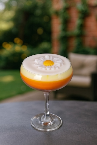 Papatyalı Mum Martini Bardağında Papatya