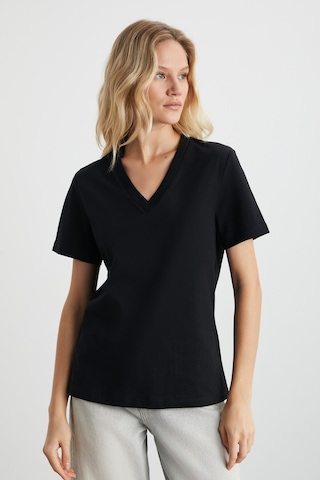 Grimelange Alıne Kadın %100 Organik Pamuk Derin V Yakalı Comfort Fit Siyah T-shirt Siyah