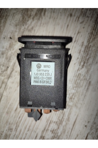 Dörtlü Flaşör Düğmesi 1J0953235J Volkswagen Golf 4 Bora