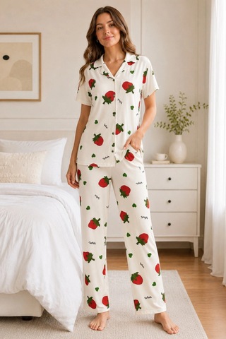 Northcity Ekru Çilek Desenli Kısa Kollu Gömlek Yaka Milan Kumaş Kadın Pijama Takımı