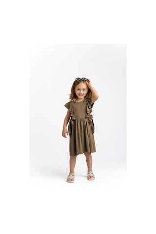 Yanları Bağcıklı Kolsuz Fırfırlı Keten Sırtı Düğmeli Kız Çocuk Elbise Caramel Caramel Kahverengi
