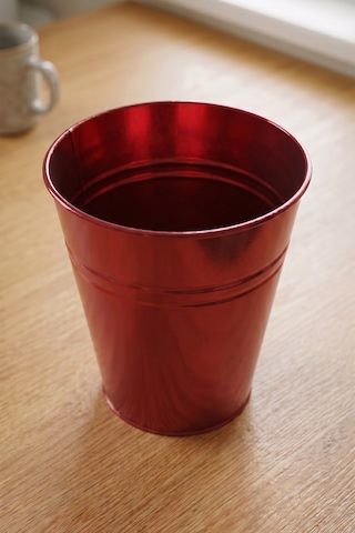 Konik Metal Saksı & Vazo - 25 Cm Dekoratif Çok Amaçlı Renkli Çiçeklik 25x23/15 Cm Kırmızı