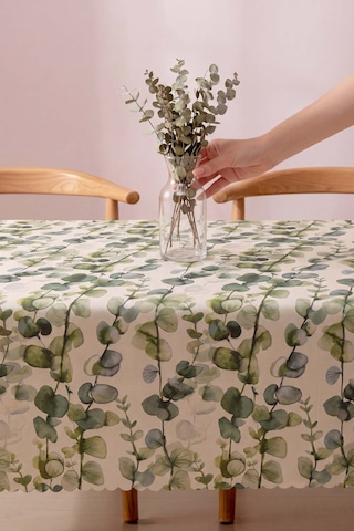 Okaliptus Dertsiz & Kolay Temizlenir Fırfırlı Masa Örtüsü 145x200 Cm Çok Renkli