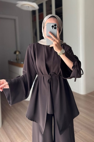 Ka Hijab Kol Detaylı Dökümlü Üçlü Takım - Kahverengi