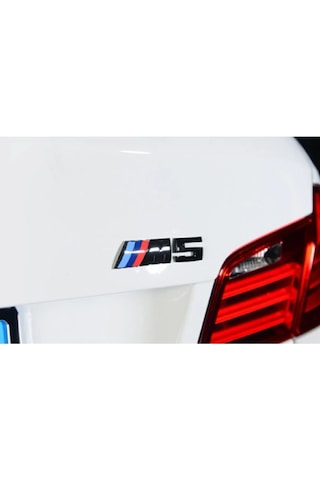 Bmw M5 Bagaj Arma Logo Siyah Krom Ithal Şık Car Aksesuar