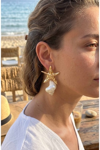 Doğal Deniz Kabuğu Ve Gold Renk Yıldız Model Kadın Küpe Renkli