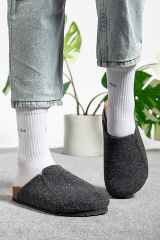 Polomia Comfort Kadın Mantar Taban Eva Konfor Moda Kışlık Önü Kapalı Keçe Model Sabo Outdoor Günlük Rahat Ev Terlik Siyah