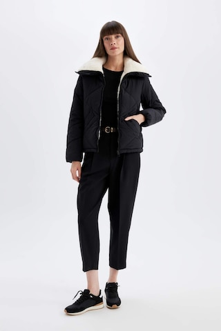 DeFacto Su İtici Puffer Şişme Mont Kapitoneli İçi Suni Kürklü Rüzgar Geçirmez Cepli A0756AX24WNBK27 Siyah