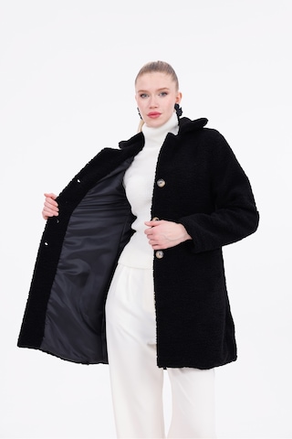 Düğmeli Cepli Kadın Peluş Kaban Siyah