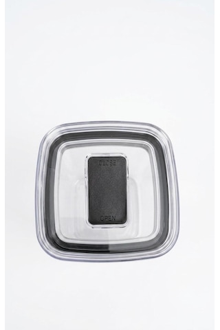 Fresh Hava Geçirmez Kare Plastik Erzak Kabı 700 Ml - Vakumlu Tek Tuş Kapaklı Şeffaf Plastik Bakliyat, Un Ve Şeker Saklama Kabı, Bpa İçermez 10,5x10,5x9cm