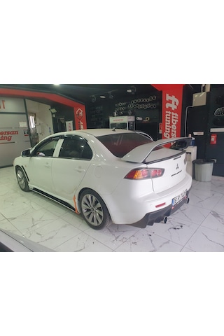 mitsubishi lancer spoiler ----fibersan tuning