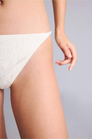 Defacto Regular Fıt Ekru Bikini Alt G7433ax26smwt16 Beyaz-wt16
