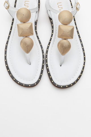 Luvishoes Luvi Shoes Helen Beyaz Hakiki Deri Parmak Arası Gold Tokalı Kadın Sandalet Beyaz
