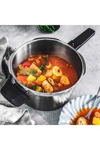 Fissler Vitaquick Premium Mat 8+4 Litre Düdüklü Tencere + Buharda Pişirme Aparatı Inox