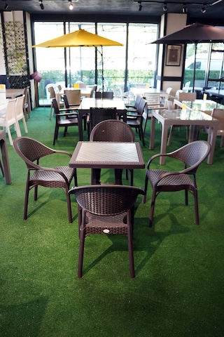 Alezy Bambu Balkon Bahçe Masa Takımı 4 Kişilik 70x70 Masa 4 Adet Bambu Koltuk Kahverengi