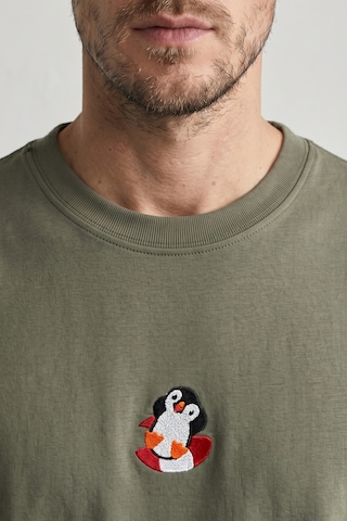Elemge %100 Pamuk Compact Penye Süprem Haki Penguen Nakışlı Trend Fit Erkek Tok Kumaş T-shirt Rahat Kesim
