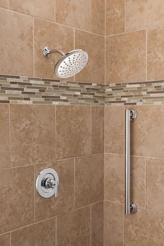 Krom 8 İnç Sabit Yağmur Duşu Duş Başlığı, 6345, 2,5 Gpm 000 Açık Krem