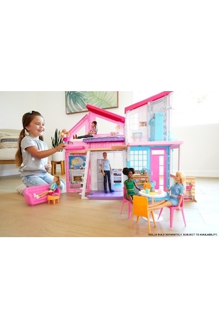 Barbie'Nin Malibu Evi. Dönüşüm Özellikli. 25'Ten Fazla Parçalı Ve