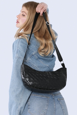 Housebags Siyah Örgü Görünümlü Yarım Ay Çapraz Askılı Çanta 256 Siyah
