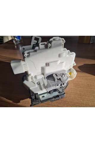 Passat B6 Passat 2005-2010 Kapı Kilidi Ön Sol