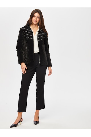 Zincir Şerit Detaylı Kadife Görünümlü Kapitone Mont 005 Us25kmt00510 Siyah