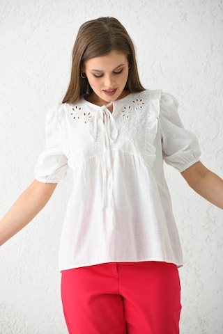 Kadın Bisiklet Yaka Balon Kol Nakış Detylı Volanlı Dokuma Yazlık Bluz Ekru