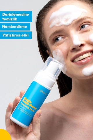 Gözenekli Ve Siyah Noktalara Sahip Kuru Ciltlere Özel Bakım Seti