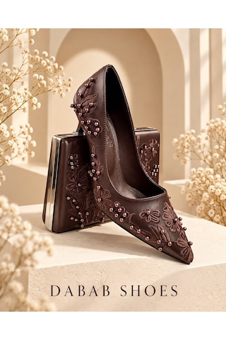 Dabab Shoes Vıanel Kadın Acı Kahve Çiçek Nakışlı İnci Detaylı Sivri Burun 7 Cm Kadeh Topuklu Stiletto Ayakkabı Ve Abiye Çanta Kahverengi