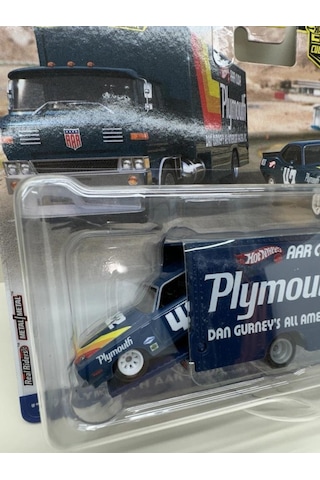 Hot Wheels Team Transport Dan Gurney S 70 Plymouth Aar Cuda 1/64 Model Araba
