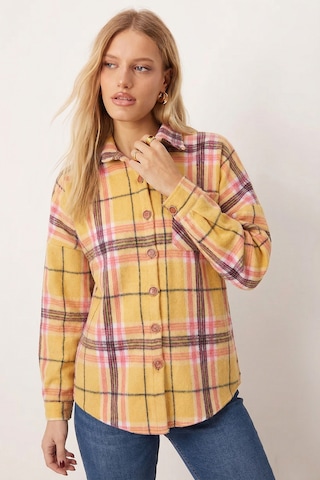 Armonika Kadın Sarı Oversize Ekoseli Kaşe Cepli Oduncu Gömlek Arm-26k001089
