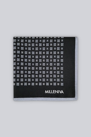 Milleniva Çiçek Motif Desenli Siyah Beyaz 70x70 Soft Touch Mat Kare Fular