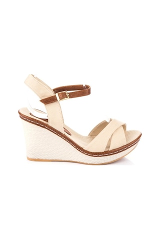 Fox Shoes Bej Kadın Dolgu Topuklu Ayakkabı 9674040205