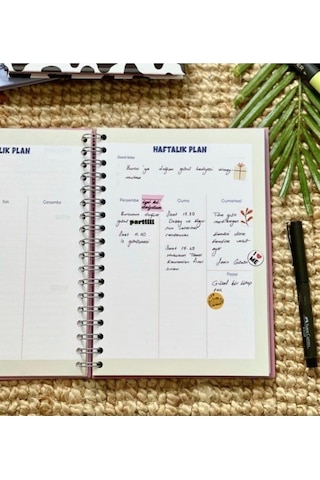 Çilek Believe in Your Dreams Tasarımlı Spiralli Sticker'lı Konuşan Ajanda Haftalık Planlayıcı Pembe