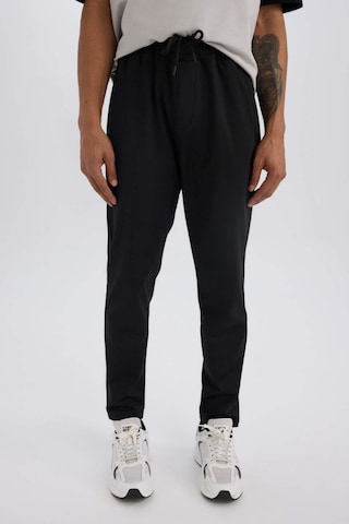 DeFactoFit Sporcu Jogger Eşofman Altı Slim Fit Dar Kesim Standart Paça Skuba Dalgıç Kumaş Beli Lastikli Düz Paça E3930AX24WNBK81 Siyah