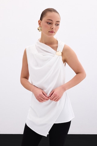 Sateen Tek Omuz Aksesuarlı Bluz - Ekru-135773 Ekru