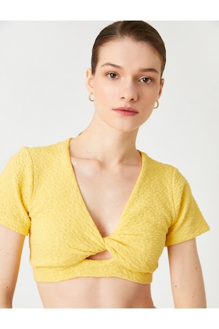 Koton Crop Atlet Pencere Detaylı Kısa Kollu V Yaka Sarı 2sak10034pk 2SAK10034PK167