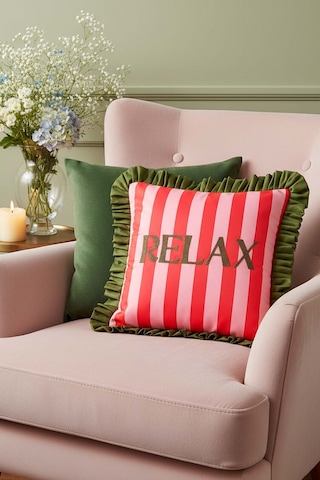 Relax Nakışlı Dekoratif Kırlent Kılıfı Pembe
