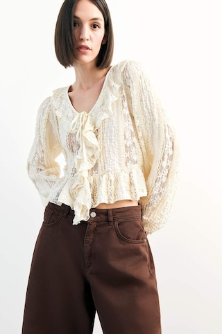 Defacto V Yaka Önden Bağlamalı Volanlı Dantel Bluz F9717ax25smer105 Ekru