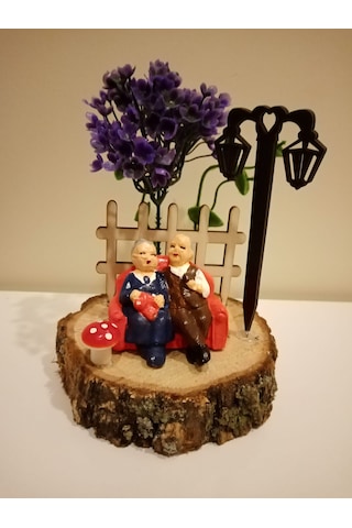 Evlilik Yıl Dönümü Hediyesi Sevgiliye Hediye Bankta Oturan