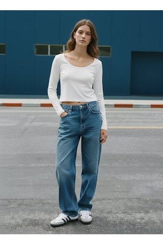LTB Uzun Kollu Bisiklet Yaka Crop Beyaz Sweatshırt Beyaz