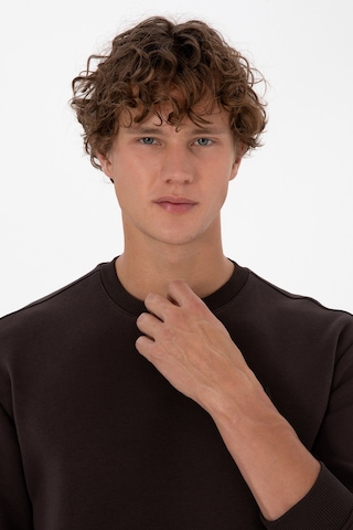 U.S. Polo Assn. Erkek Comfort Fit Bisiklet Yaka Şardonlu Kahverengi Basic Sweatshirt 50313757-VR084
