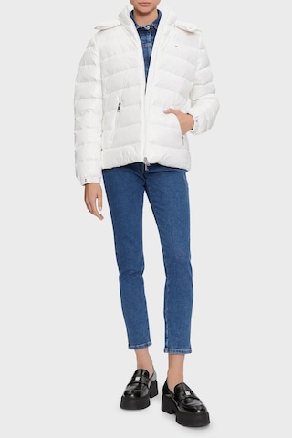 Tommy Jeans Bayan Mont Dw0dw19926 Ybr Beyaz Beyaz