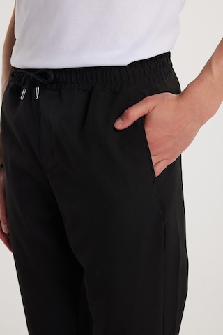 Tudors Erkek Beli Lastikli Bağcıklı Jogger Siyah Pantolon Rahat Kesim Yan Cepli-33182 Siyah
