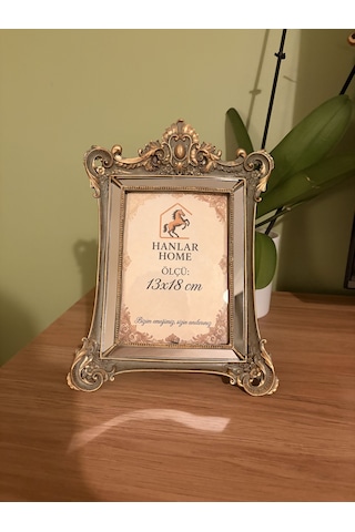 Taçlı Barok Aynalı Fotoğraf Çerçevesi Haki & Eskitme Altın 13x18 Cm Taçlı Barok Aynalı Fotoğraf Çerçevesi Haki & Eskitme Altın 13x18 Cm