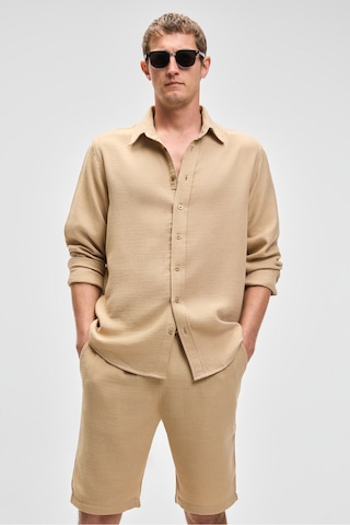 Raımo Erkek %100 Pamuklu Müslin Kumaş Manşetli Uzun Kol Comfort Fit Bej Gömlek